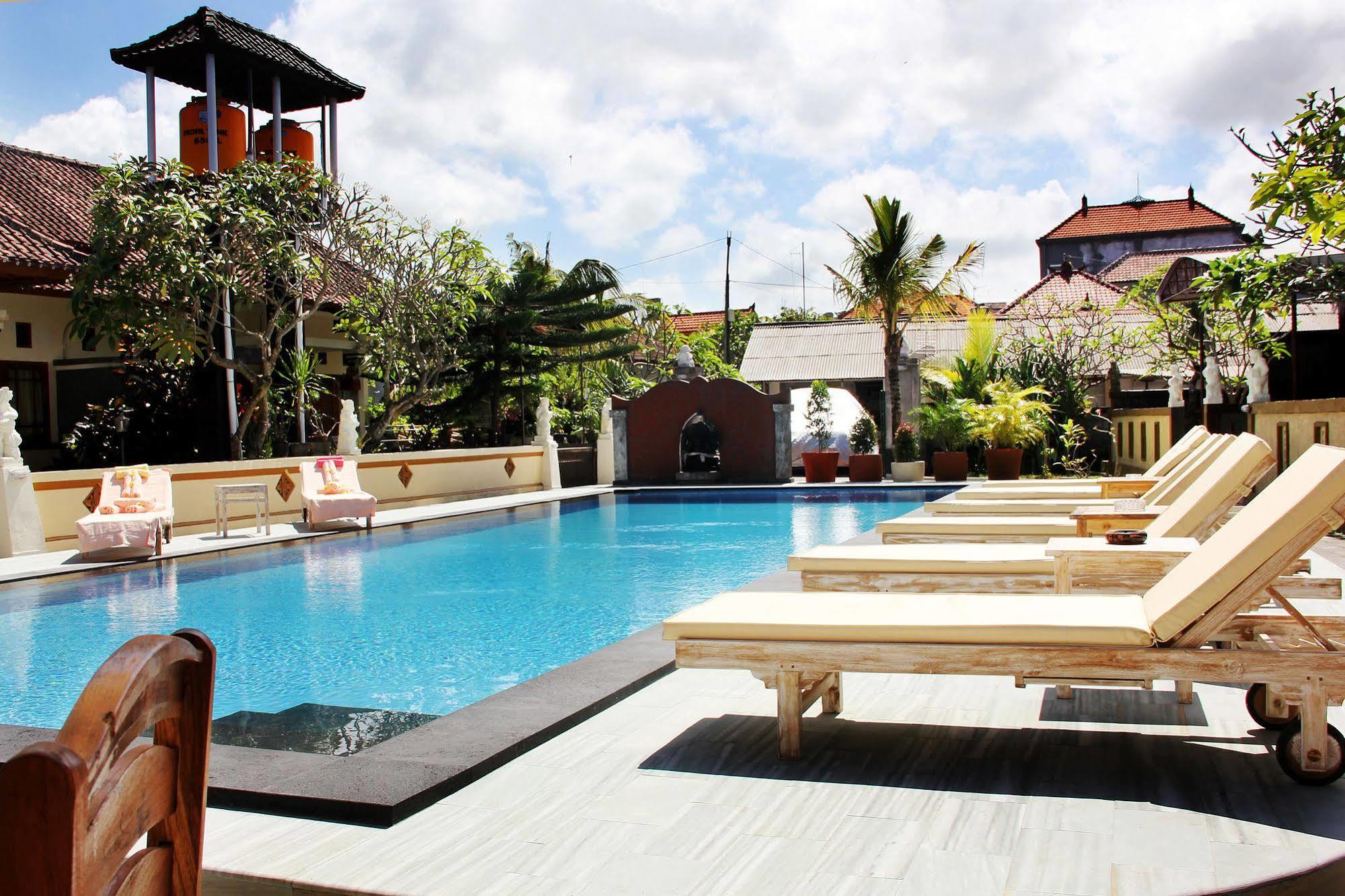 Warung Coco 3*